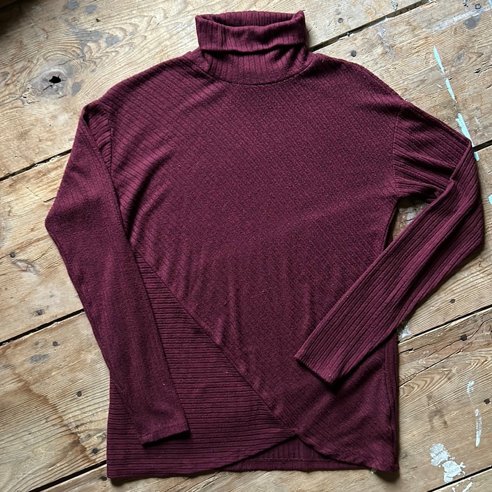 Vera Wang Turtle Neck